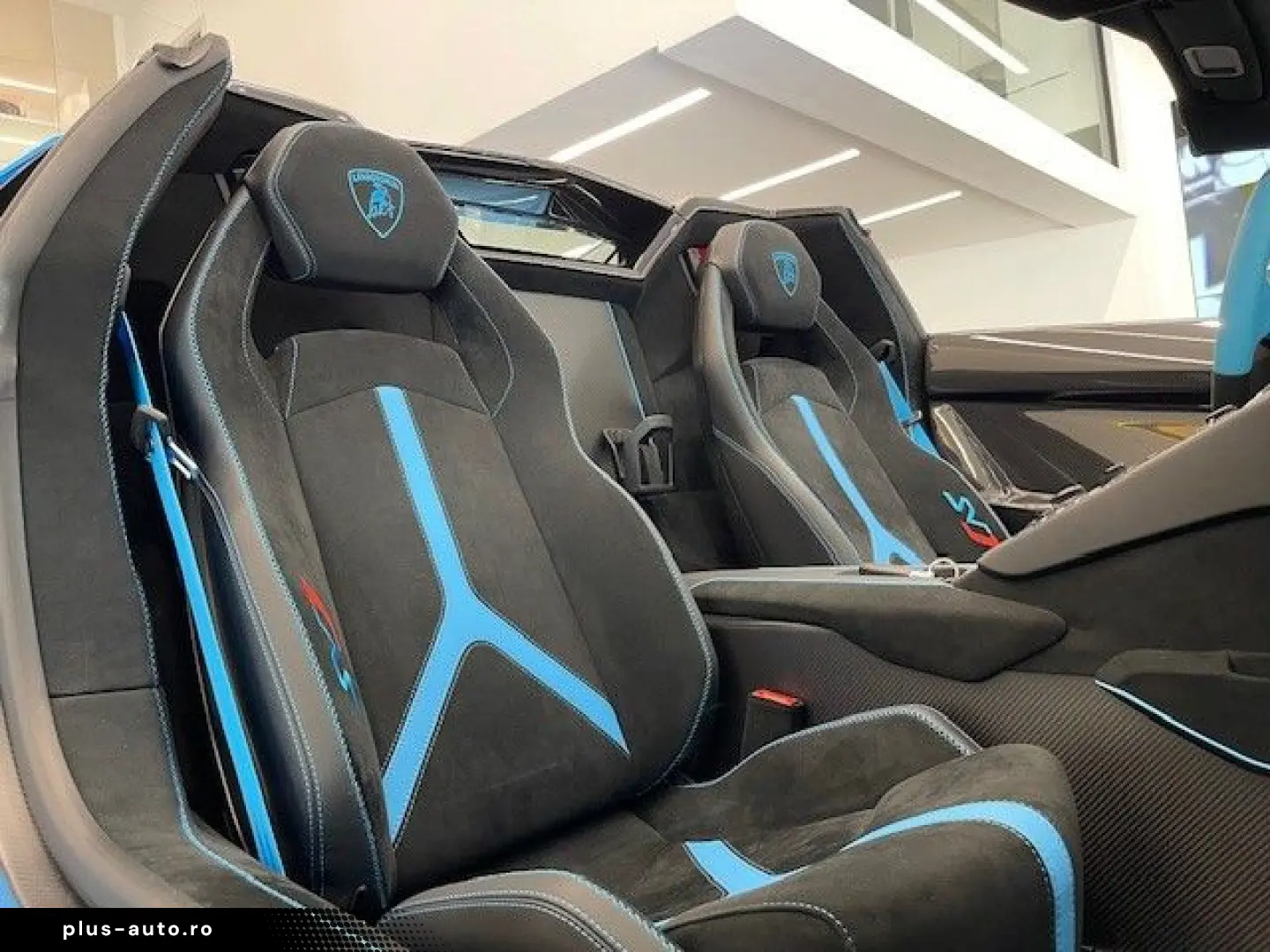 LAMBORGHINI Aventador SVJ Roadster