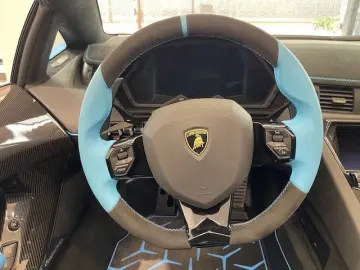 LAMBORGHINI Aventador SVJ Roadster