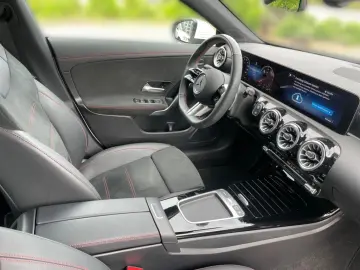 MERCEDES-BENZ CLA 220 d Coupé AMG Ambi MBUX Pano SHD AUT LED