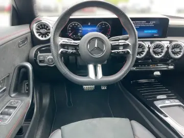 MERCEDES-BENZ CLA 220 d Coupé AMG Ambi MBUX Pano SHD AUT LED