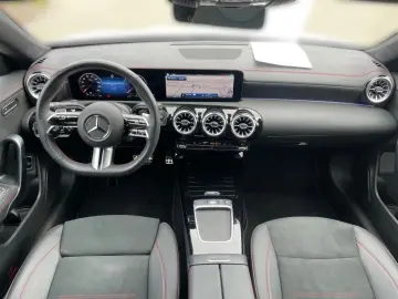 MERCEDES-BENZ CLA 220 d Coupé AMG Ambi MBUX Pano SHD AUT LED