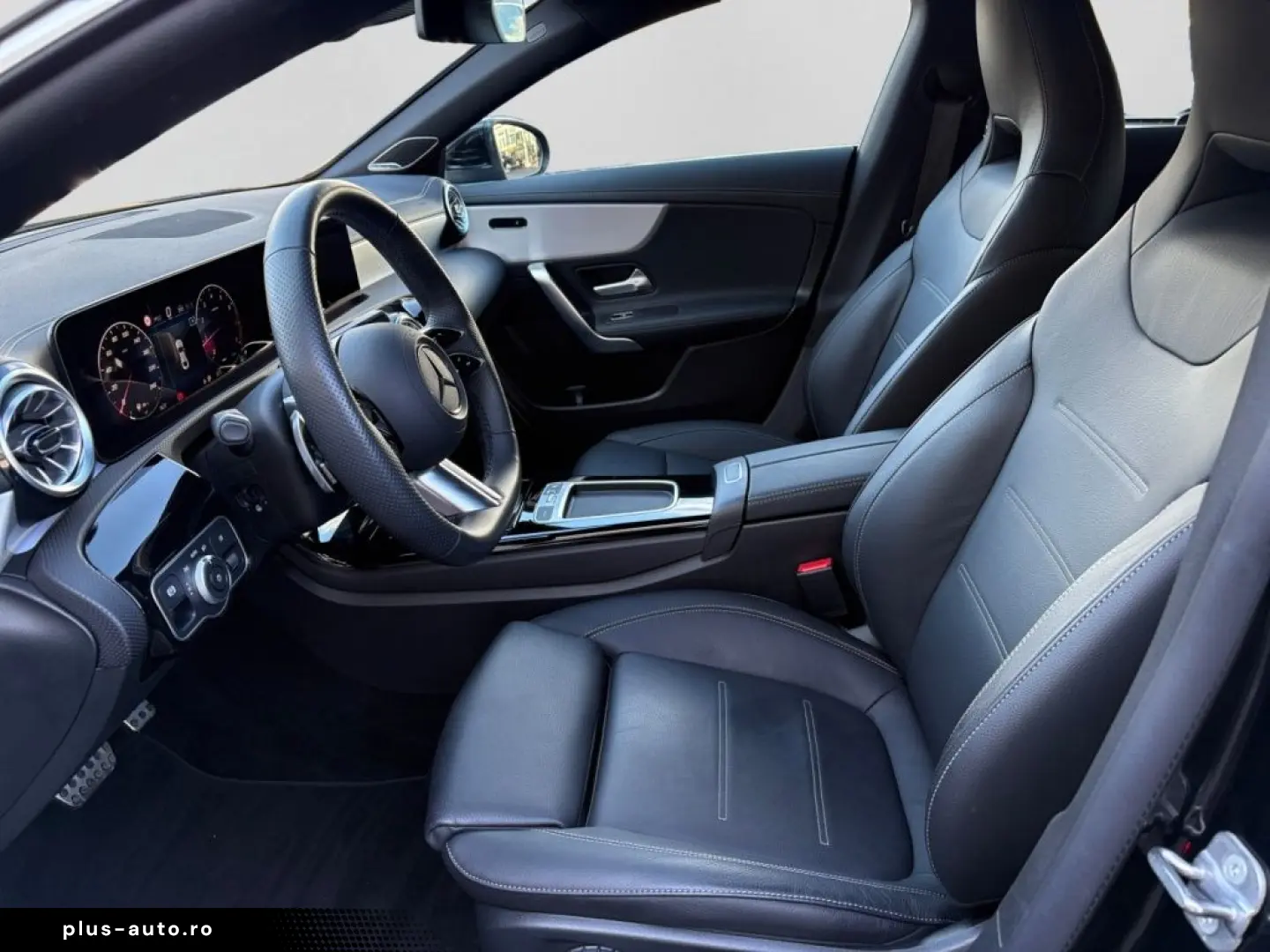 MERCEDES-BENZ CLA 220 4M Coupé AMG MBEAM BURM DISTR PANO KAM