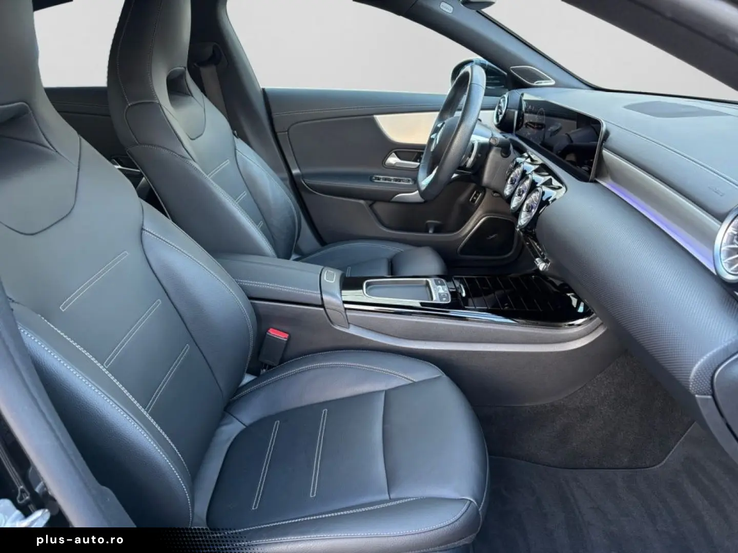 MERCEDES-BENZ CLA 220 4M Coupé AMG MBEAM BURM DISTR PANO KAM