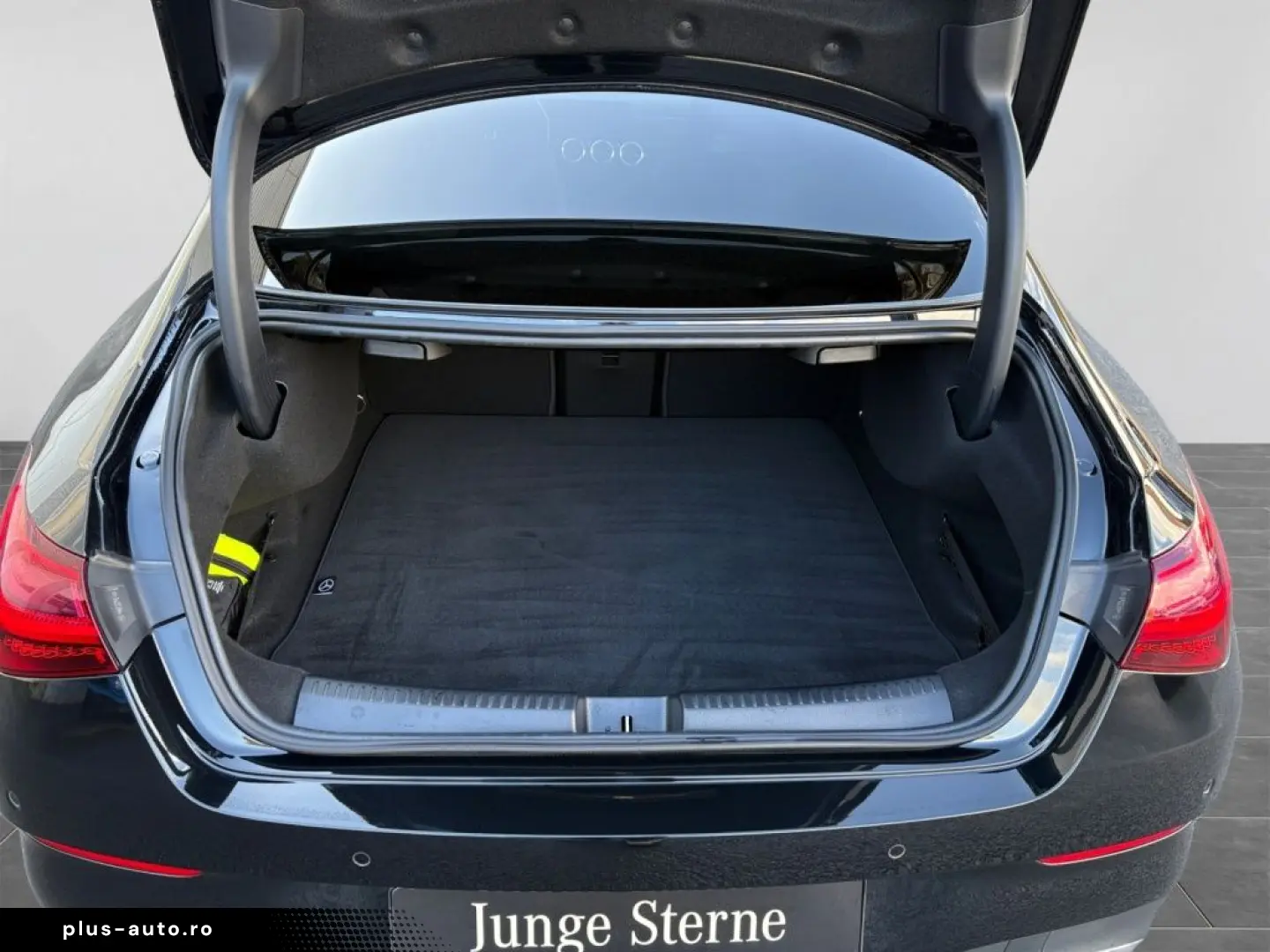 MERCEDES-BENZ CLA 220 4M Coupé AMG MBEAM BURM DISTR PANO KAM