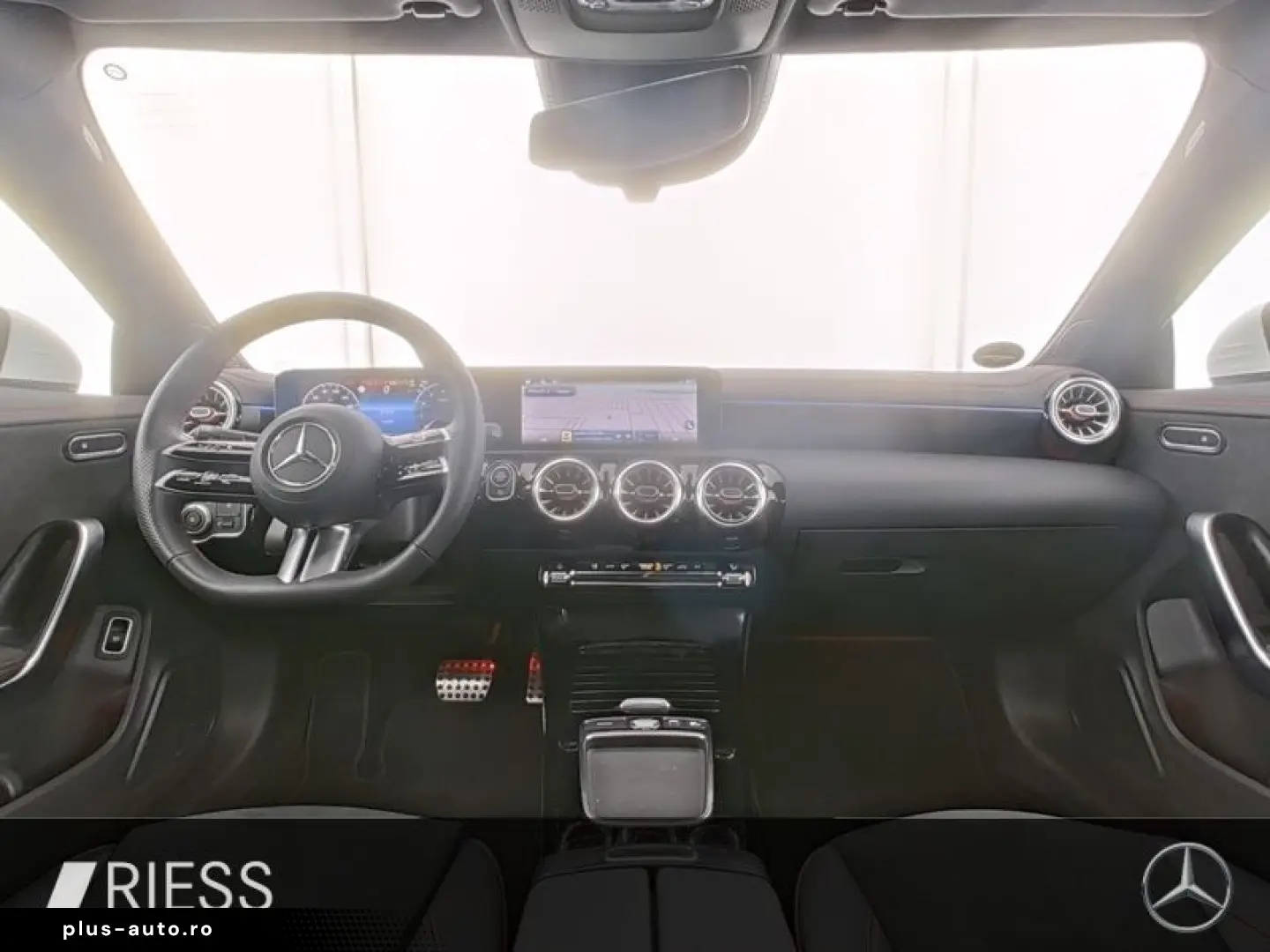 MERCEDES-BENZ CLA 220 4M Cp AMG PANO KEYL AMBI 360  MULTIB