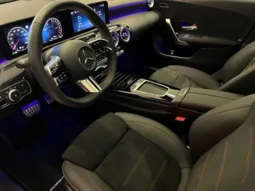 MERCEDES-BENZ CLA 250e Coupe AMG-Line Panorama Soundsystem