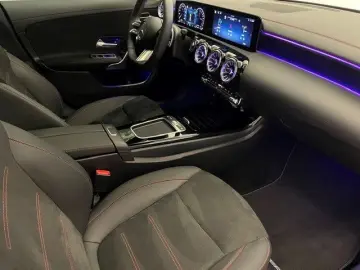 MERCEDES-BENZ CLA 250e Coupe AMG-Line Panorama Soundsystem