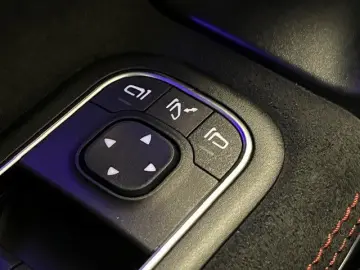 MERCEDES-BENZ CLA 250e Coupe AMG-Line Panorama Soundsystem