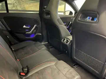 MERCEDES-BENZ CLA 250e Coupe AMG-Line Panorama Soundsystem