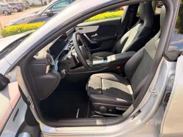 MERCEDES-BENZ CLA 250 4MATIC Coupé 360 AUT DynLicht Kam. LED