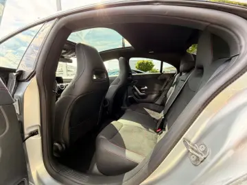 MERCEDES-BENZ CLA 250 4MATIC Coupé 360 AUT DynLicht Kam. LED