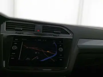 VW Tiguan Life 2.0 TDI DSG 4MOTION Navi AHK Sitzhz
