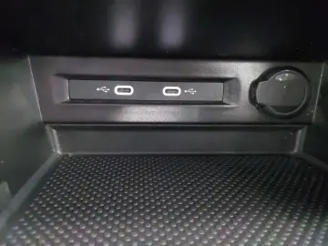 VW Tiguan Life 2.0 TDI DSG 4MOTION Navi AHK Sitzhz