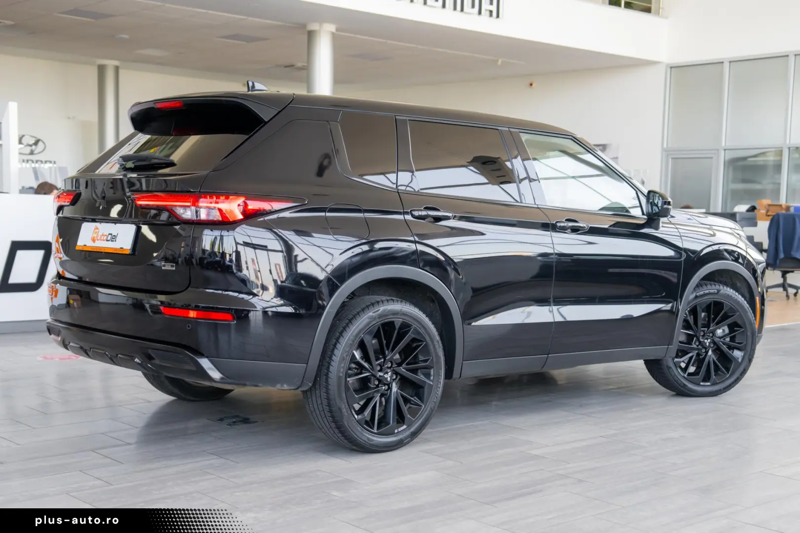Mitsubishi Outlander 2.4 2WD CVT Instyle