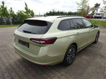 SKODA Superb Combi DSG Selection Panorama