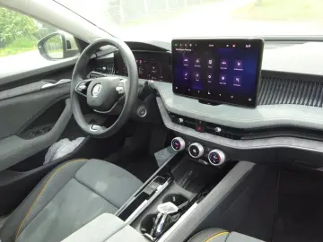 SKODA Superb Combi DSG Selection Panorama