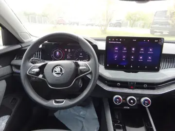 SKODA Superb Combi DSG Selection Panorama