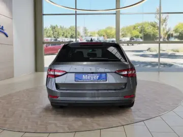 SKODA Superb Combi 1 5TSI DSG Navi Kamera
