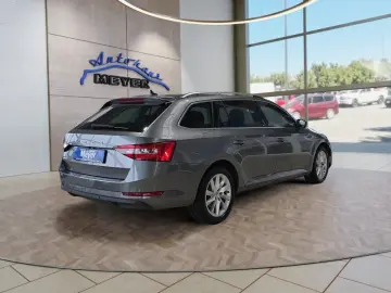 SKODA Superb Combi 1 5TSI DSG Navi Kamera