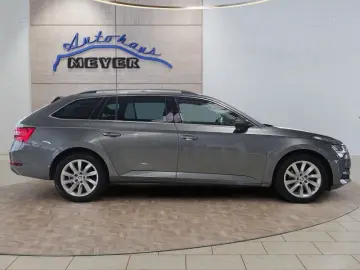 SKODA Superb Combi 1 5TSI DSG Navi Kamera