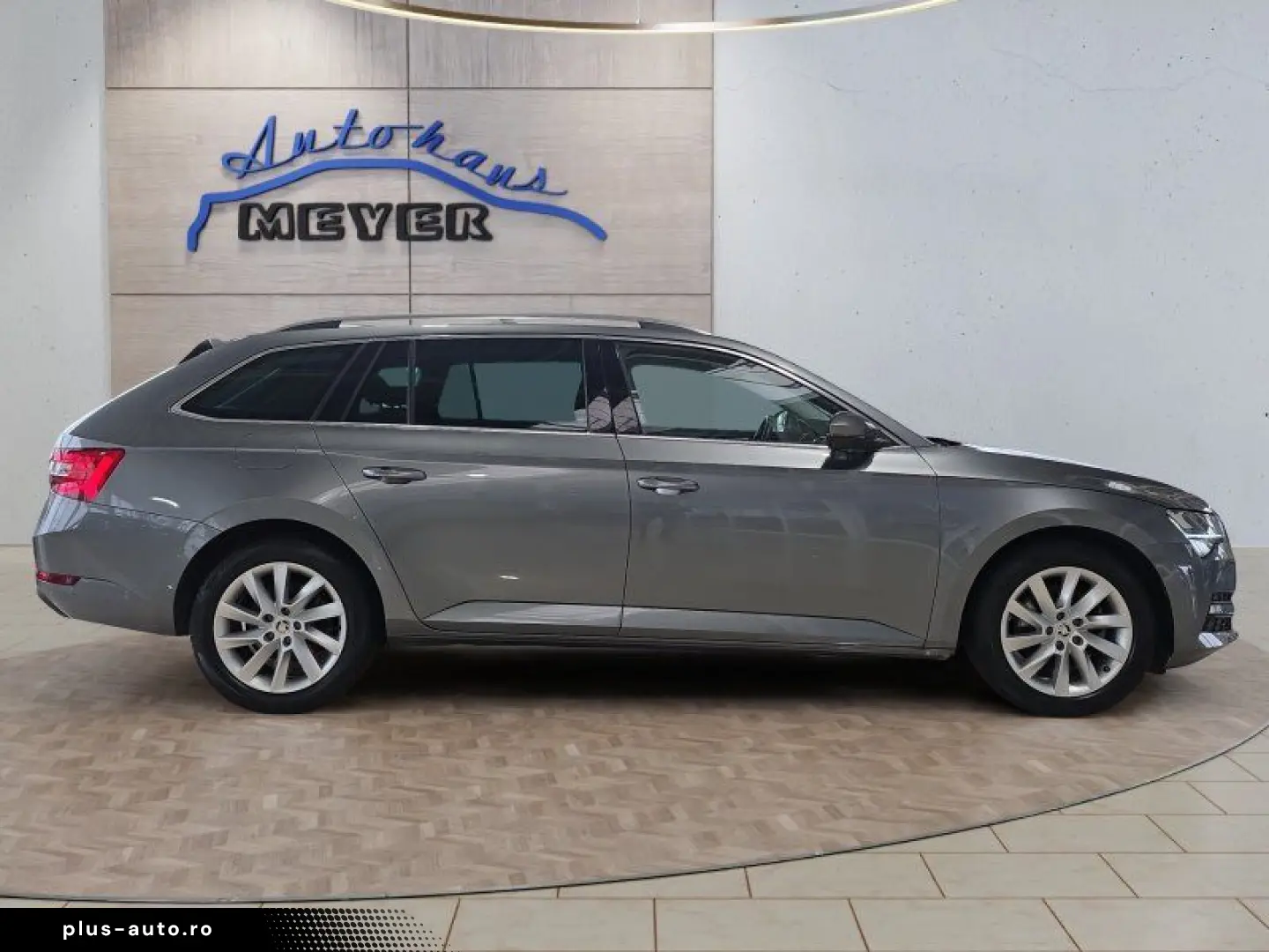 SKODA Superb Combi 1 5TSI DSG Navi Kamera