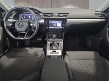 SKODA Superb Combi 1 5TSI DSG Navi Kamera
