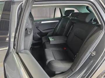 SKODA Superb Combi 1 5TSI DSG Navi Kamera