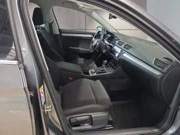 SKODA Superb Combi 1 5TSI DSG Navi Kamera