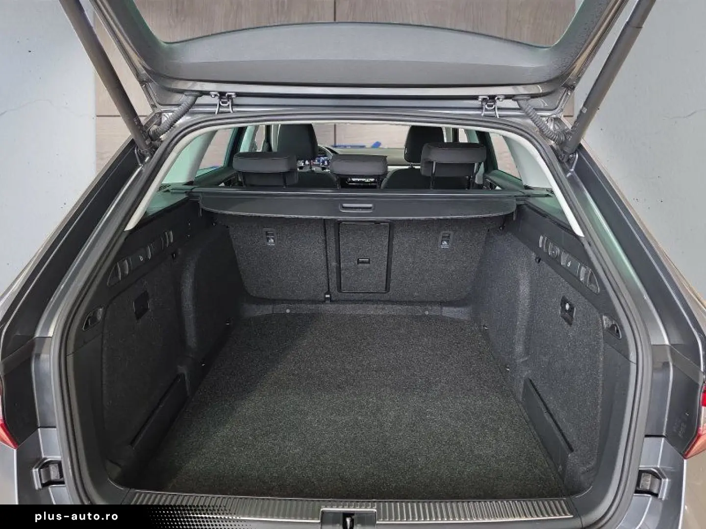SKODA Superb Combi 1 5TSI DSG Navi Kamera