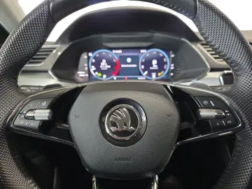 SKODA Superb Combi 1 5TSI DSG Navi Kamera