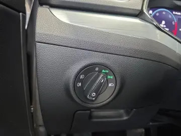 SKODA Superb Combi 1 5TSI DSG Navi Kamera