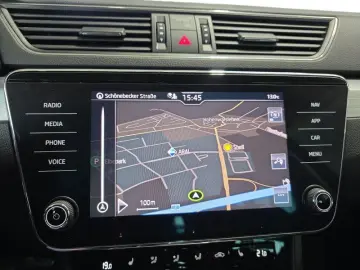 SKODA Superb Combi 1 5TSI DSG Navi Kamera