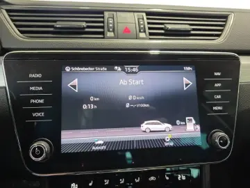 SKODA Superb Combi 1 5TSI DSG Navi Kamera