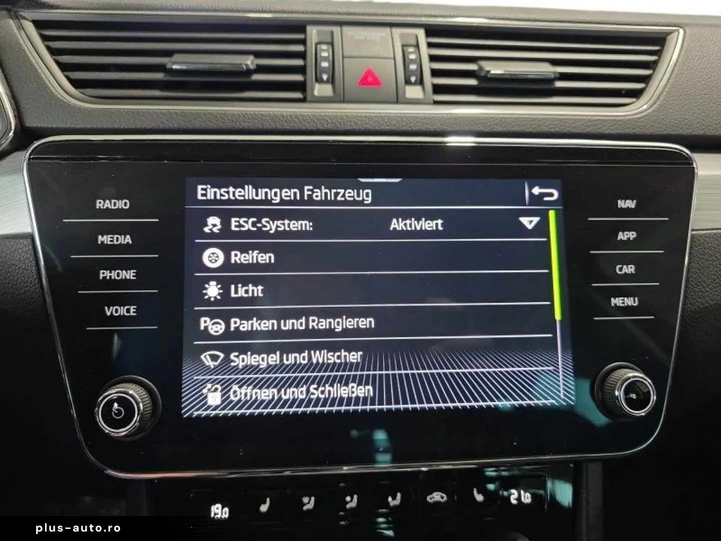 SKODA Superb Combi 1 5TSI DSG Navi Kamera