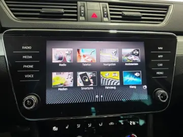 SKODA Superb Combi 1 5TSI DSG Navi Kamera