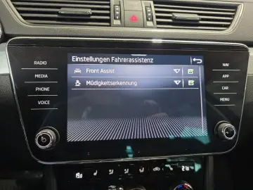 SKODA Superb Combi 1 5TSI DSG Navi Kamera
