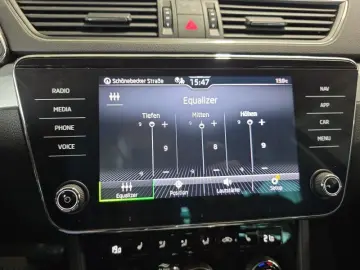 SKODA Superb Combi 1 5TSI DSG Navi Kamera