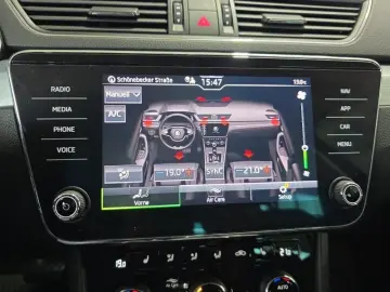 SKODA Superb Combi 1 5TSI DSG Navi Kamera