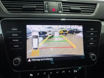 SKODA Superb Combi 1 5TSI DSG Navi Kamera