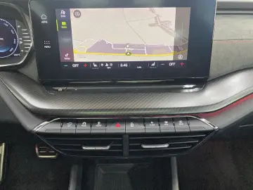 SKODA Octavia Combi RS Plus 2.0 TDI DSG 4x4 NAVI AHK