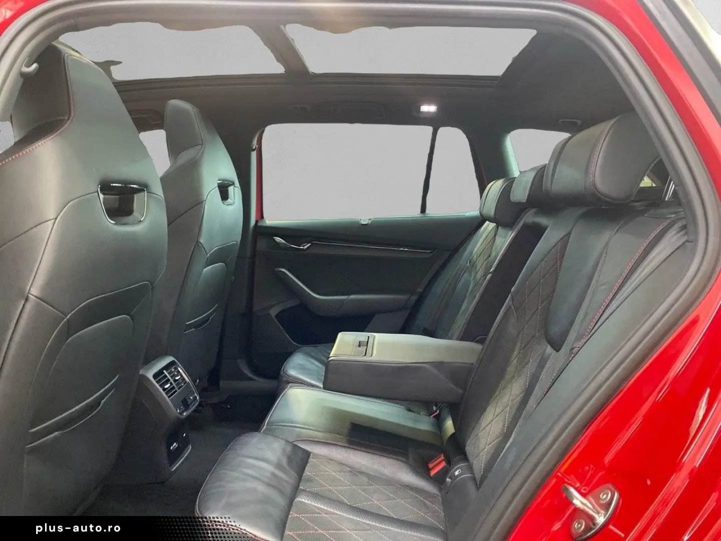 SKODA Octavia Combi RS Plus 2.0 TDI DSG 4x4 NAVI AHK