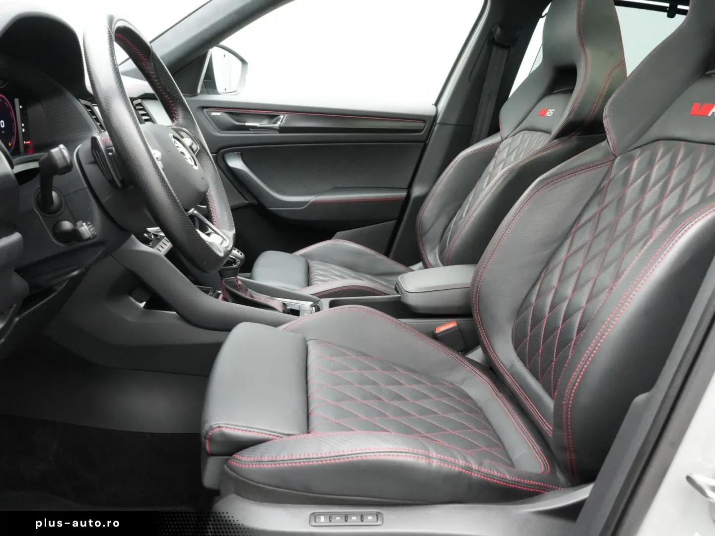 SKODA Kodiaq RS 4x4 DSG LEDER STANDHZ PANO AHK DCC LED