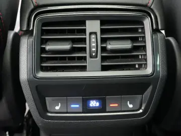 SKODA Kodiaq RS 4x4 DSG LEDER STANDHZ PANO AHK DCC LED