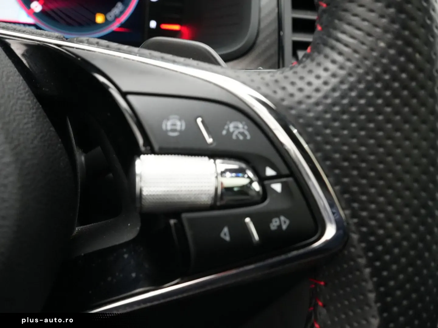 SKODA Kodiaq RS 4x4 DSG LEDER STANDHZ PANO AHK DCC LED