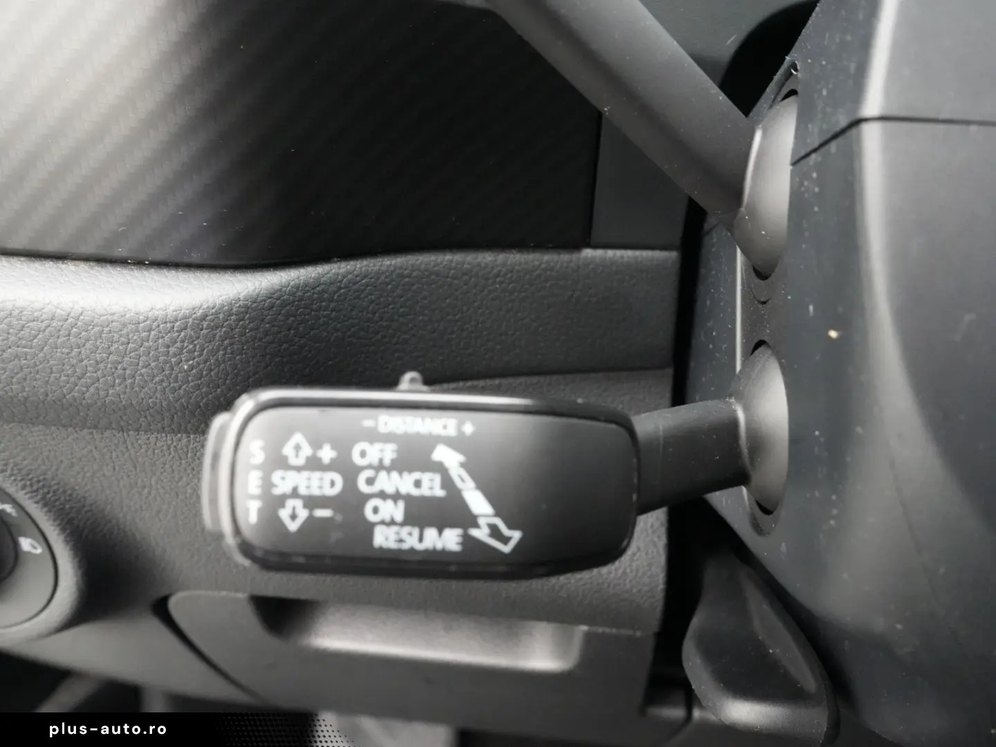 SKODA Kodiaq RS 4x4 DSG LEDER STANDHZ PANO AHK DCC LED