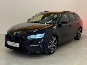 SKODA Octavia 2.0TDI RS Plus 4x4 STANDH PANO AHK MEMOR