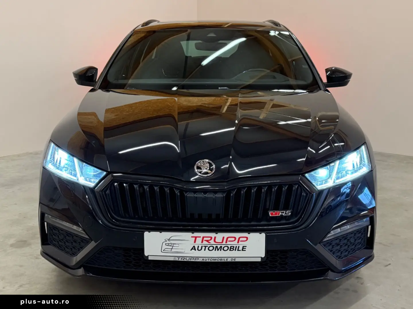 SKODA Octavia 2.0TDI RS Plus 4x4 STANDH PANO AHK MEMOR