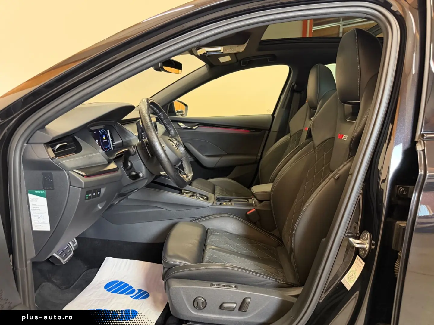 SKODA Octavia 2.0TDI RS Plus 4x4 STANDH PANO AHK MEMOR