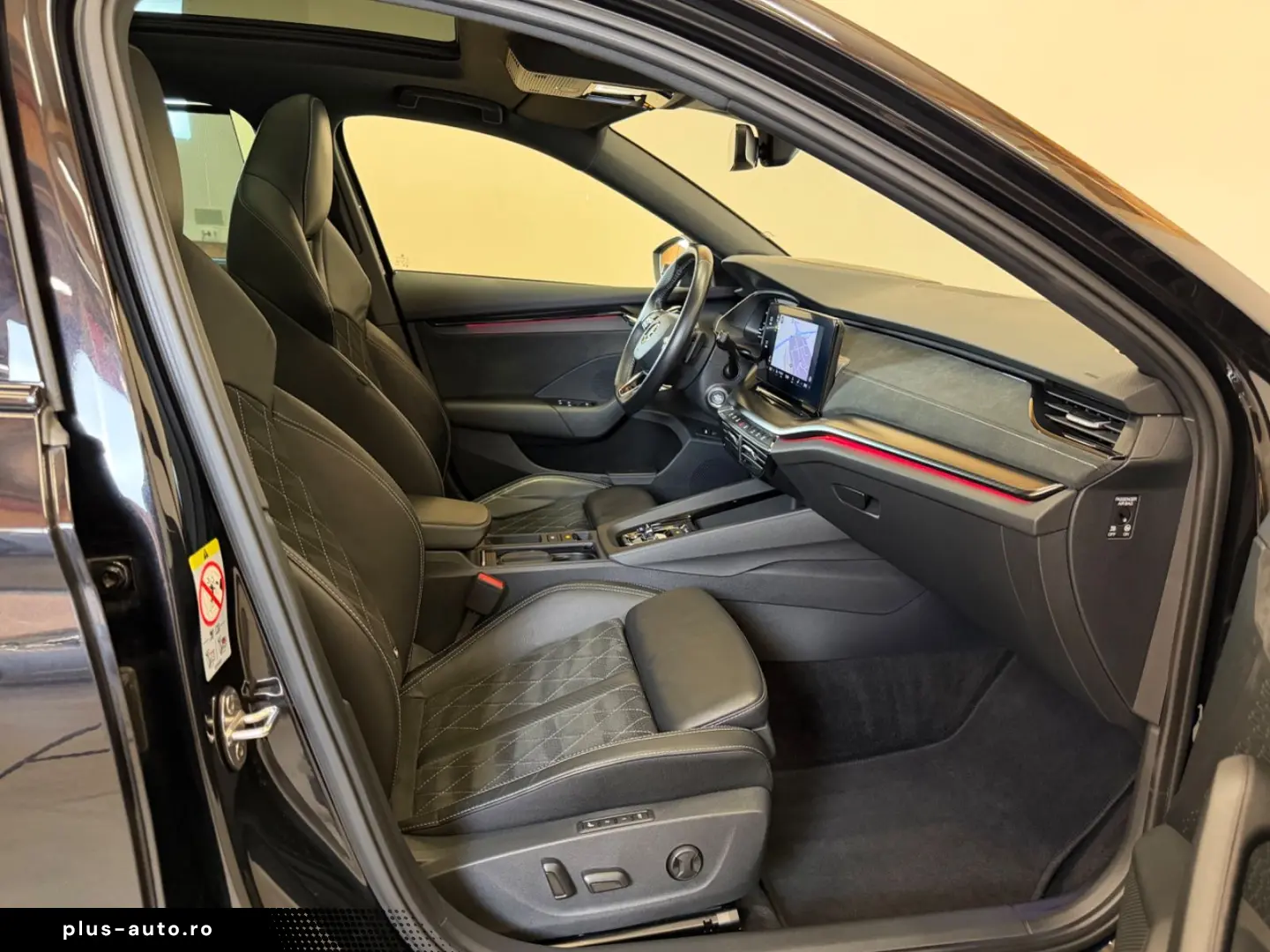 SKODA Octavia 2.0TDI RS Plus 4x4 STANDH PANO AHK MEMOR