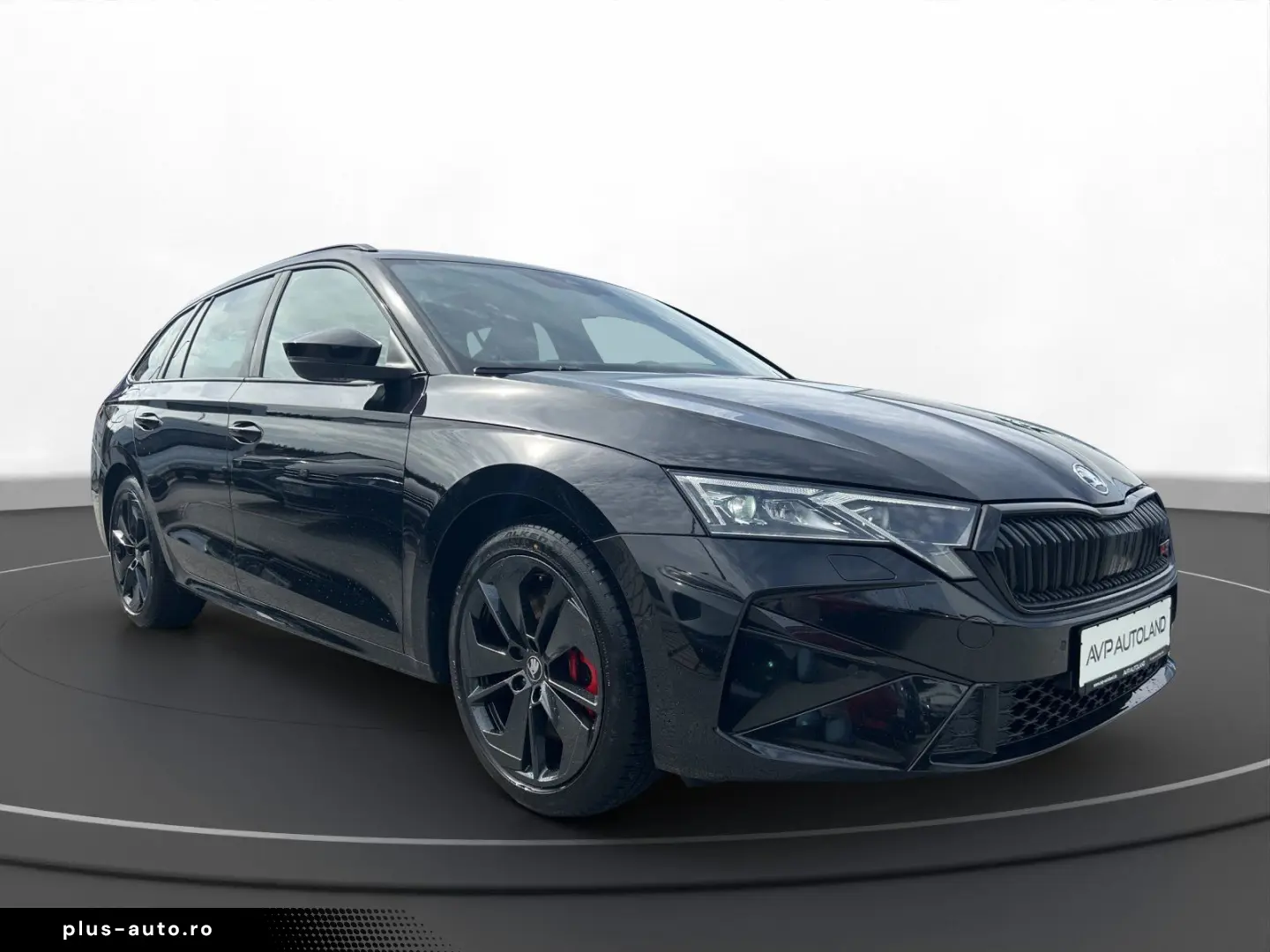 SKODA OCTAVIA COMBI 2.0 TSI DSG RS   PANO   NAVI   AHK